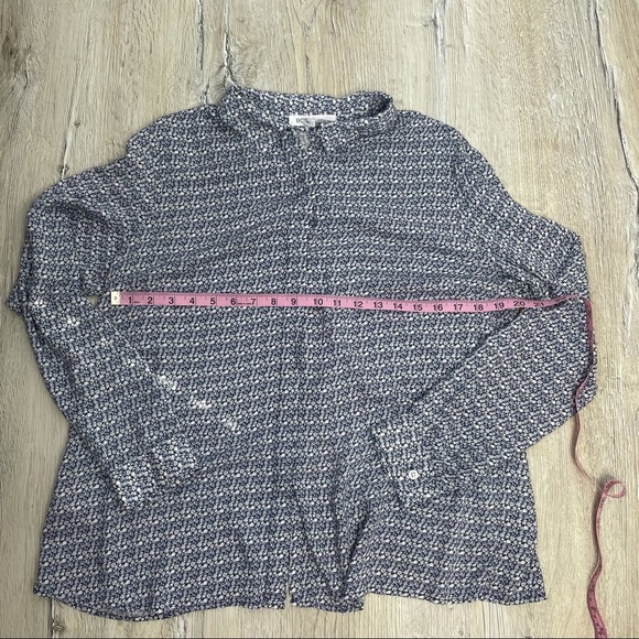 BCBGeneration Blouse Sz Large - Picture 9 of 13